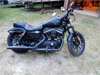 2016 Harley Davidson "Iron 883" Motor Cycle