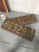 Set of 1921 IA license plate