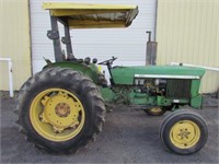 JD 820 Tractor