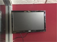 RCA TV with Mounting Bracket & Remote