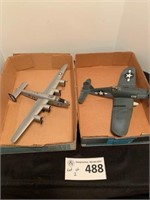 Model Airplane (Lot of 2)