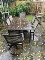Outdoor Patio Table and 6 chairs