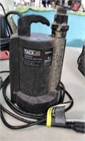 Submersible utility pump