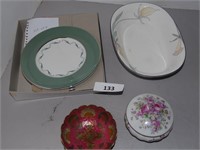 Set of 4 small plates, Casserole / Serving bowl