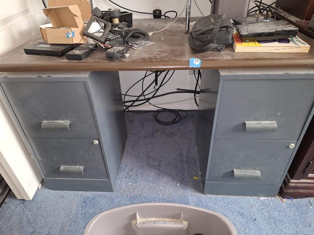 2 FILE CABS WITH DESKTOP