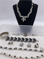 Black & White Floral Jewelry Collection