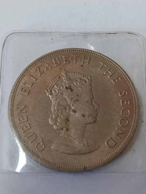 Queen Elizabeth The Second 5 Shillings Coin