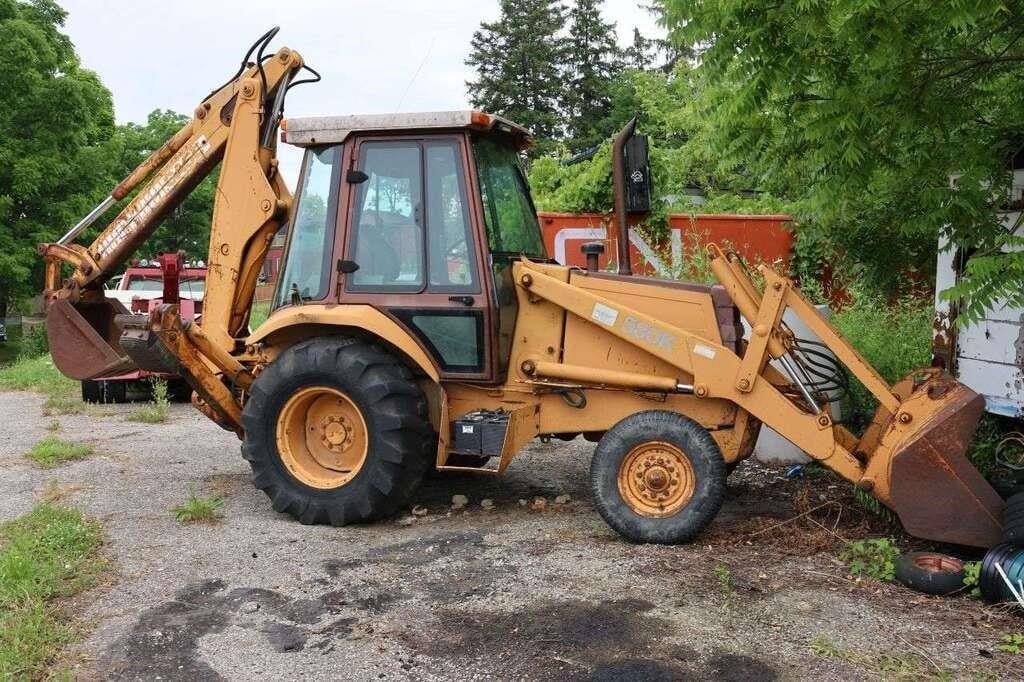 CASE 580K 2WD TRACTOR BACKHOE