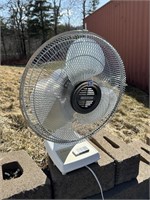 15 INCH VINTAGE TABLE 3 SPEED FAN