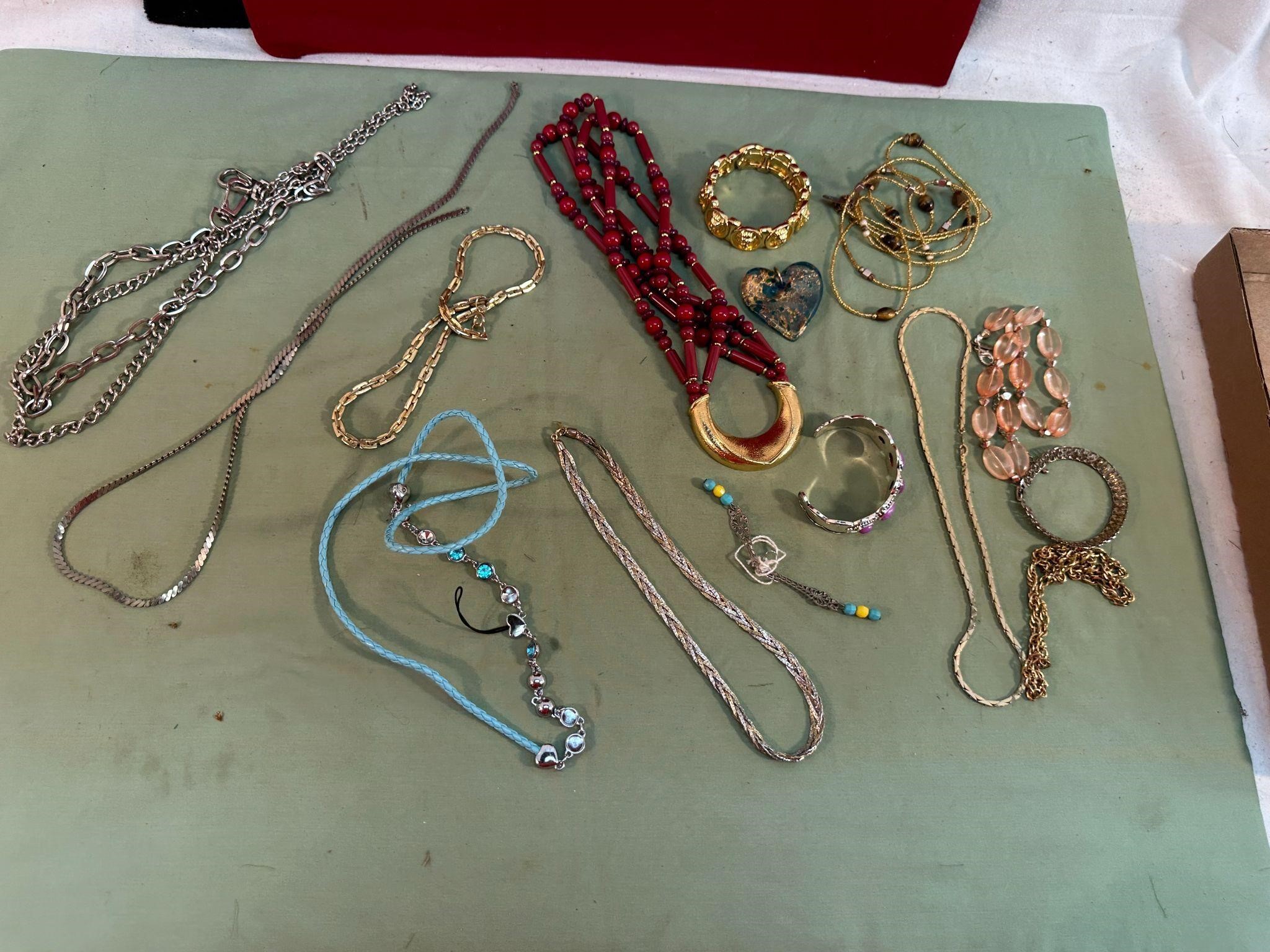 FLAT OF JEWELRY