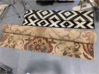 LARGE FLORAL AREA RUG, 78" WIDE GEOMETRIC AREA