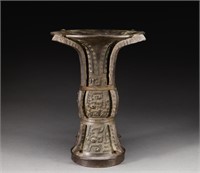 Bronze vase of Qing Dynasty