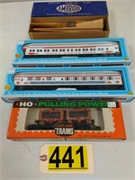 HO Train Cars & Kit