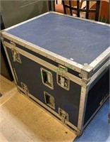 Large storage trunk box,  with twist down caps,