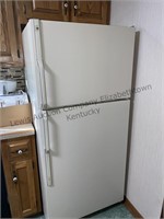 General Electric refrigerator with icemaker