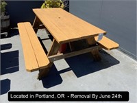 6' WOOD PICNIC TABLE (LOCATED ON 2ND FLOOR ROOF)