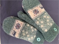 Green Patterned Small Adult Handmade Wool Mittens