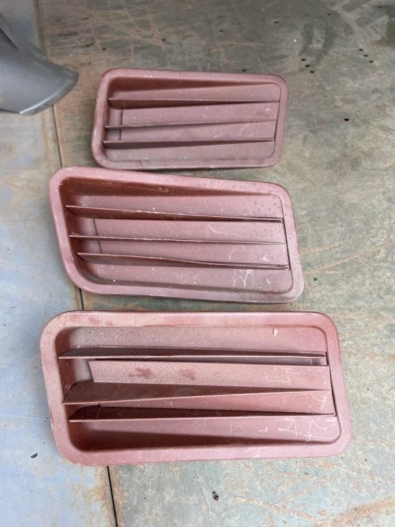 NOS 1967 Ford mustang side scoop vents