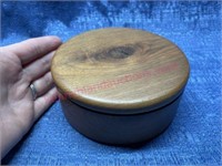 Nice round wood trinket box - 5in diameter