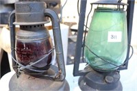 2 Oil Lanterns (Green, Red)