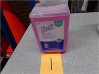One Liter Pink SCOTT Foam Skin Cleaner