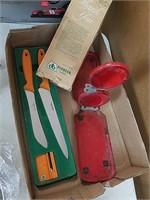 Pioneer knife set, safety reflector