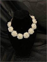 ROSES NECKLACE / JEWERLY