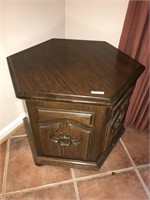 Spanish Influence 22 x 22 x 22 Side Table with