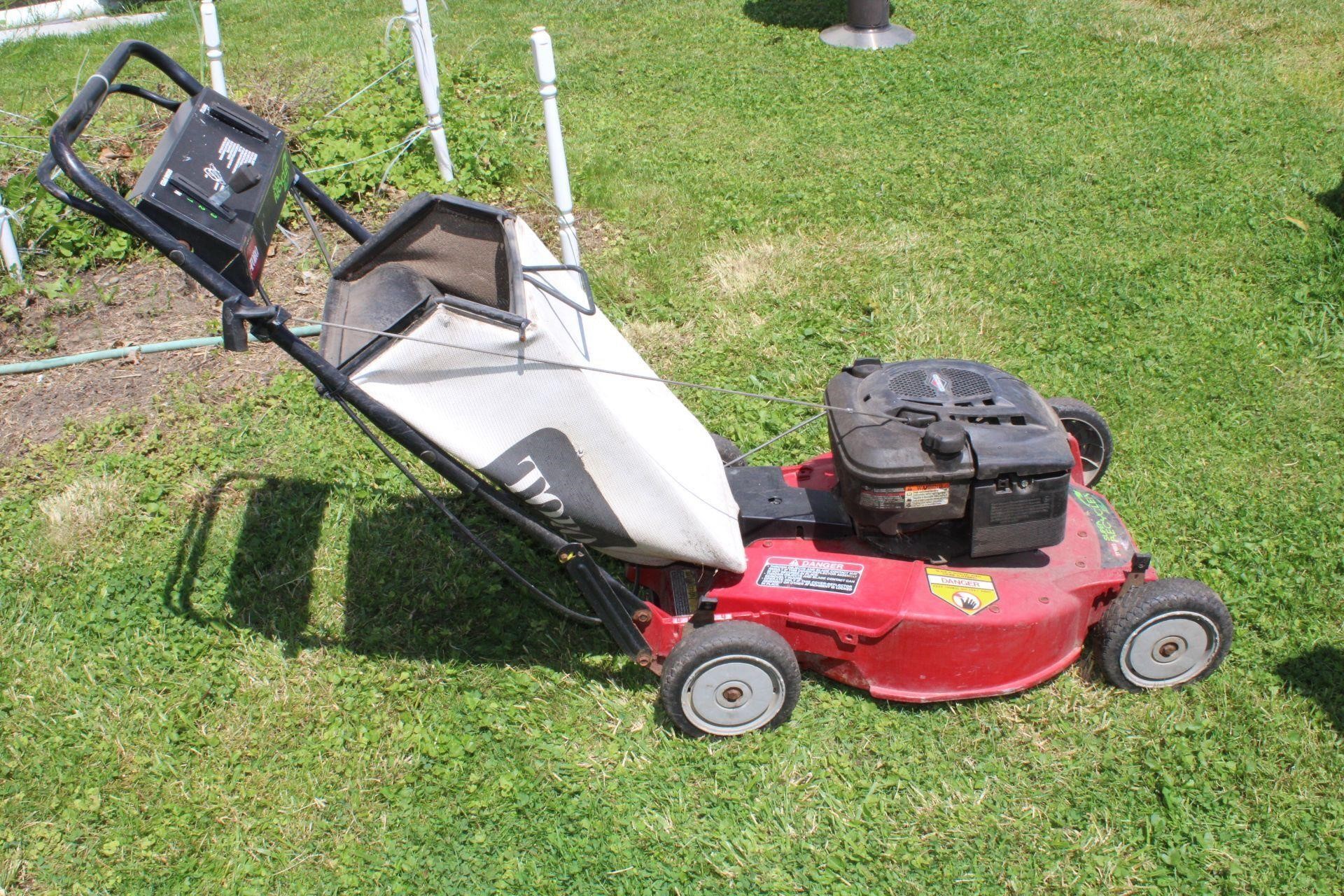 LAWN MOWER WITH BAGGER