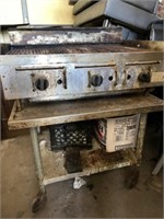 Natural Gas Grill with Table