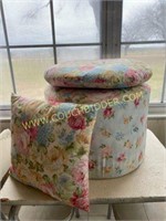 Retro foot stool and pillows