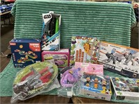1 LOT ASSORTED TOYS INCLUDING SLIDEWAY TOY, TNT