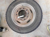 225/70R19.5 tire & wheel