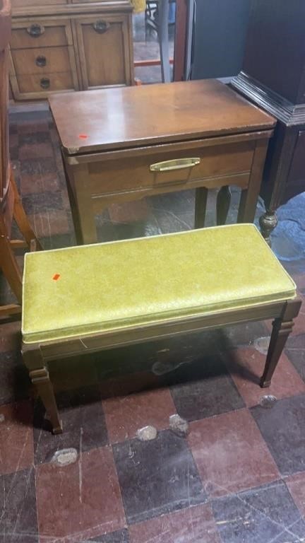 Singer Sewing Machine sewing table with Small