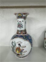Vintage porcelain Chinese vase,  old glaze floral