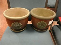Pair of plant pots