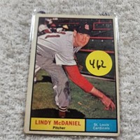 1961 Topps Lindy McDaniel