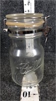 ball jar with lid