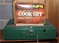 World Famous Cook Set & Coleman Camping Grill