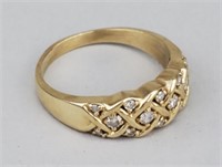 10K Gold & Diamond Ring.
