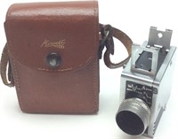 UNIVERSAL MINUTE 16 CAMERA WITH LEATHER CASE