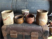 GROUPING OF VINTAGE POTTERY PIECES