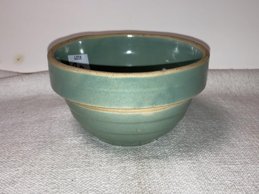 Vintage USA 5’’ green pottery bowl