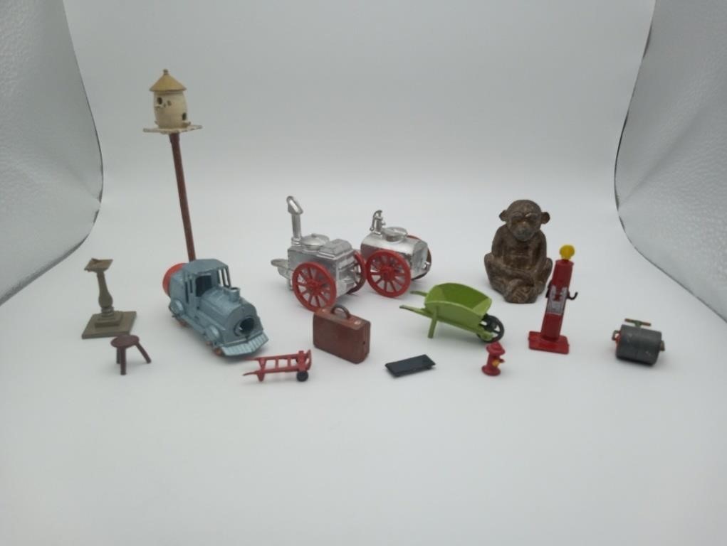 Manoil field kitchen food cart lead  pewter toys