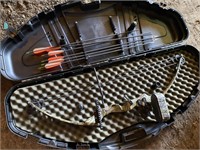 High Land Compound CrossBow w/Case & Arrows