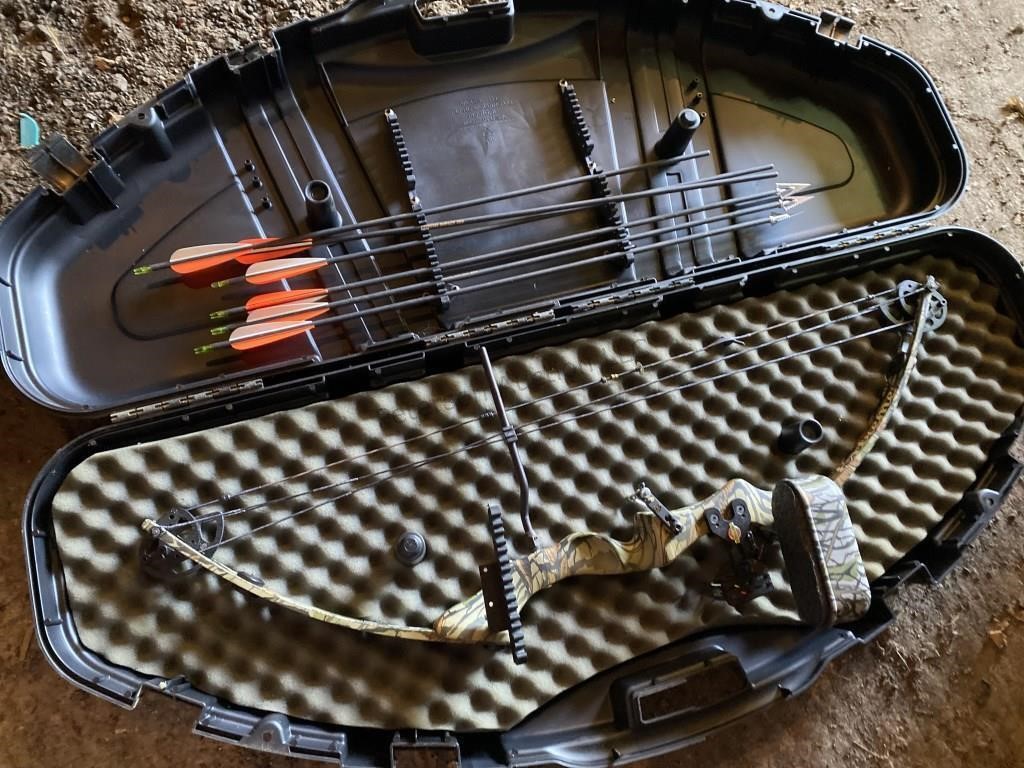 High Land Compound Cross Bow W/ Case & Arrows