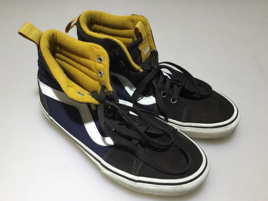 Van of the wall high top shoes size men 8.5.