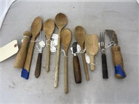Pile of wooden utensils