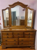 Kincaid Solid Oak Tri Mirror 10 Drawer Dresser