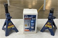 20 Ton Hydraulic Bottle Jack w/ Two Jack Stands